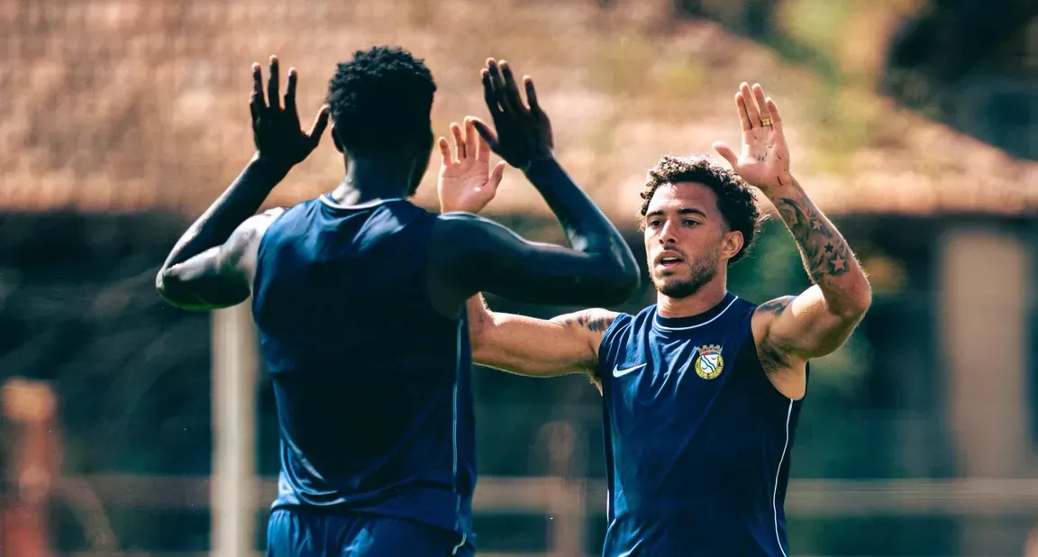 Alverca bate Estoril Praia em jogo-treino