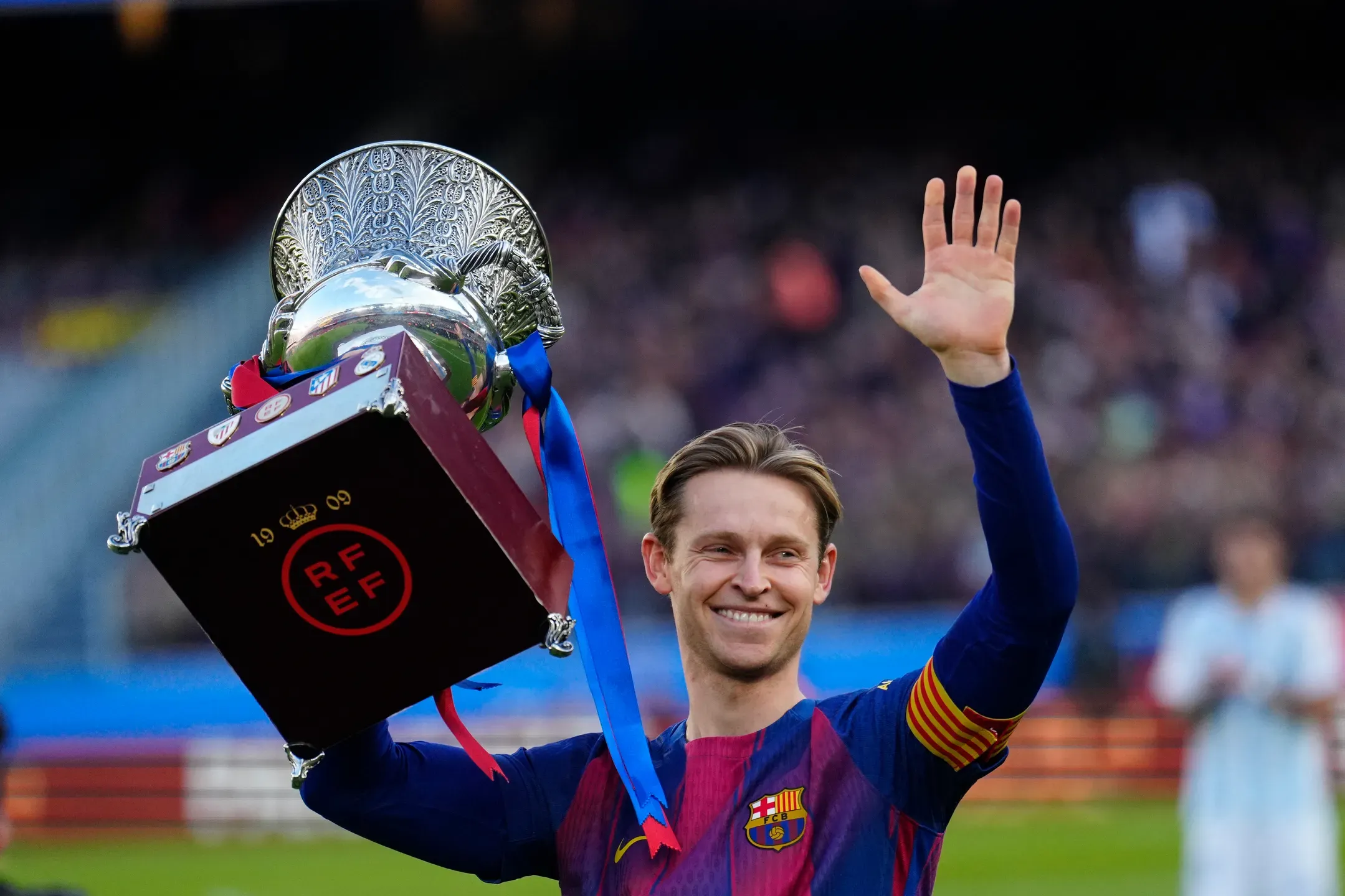 De Jong pode desfalcar Barcelona por vários meses