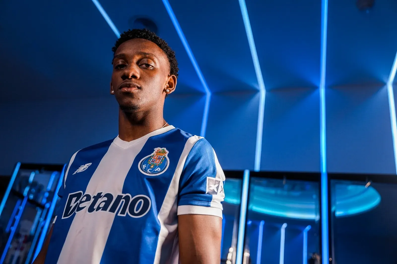 Farioli: "Mec tem características parecidas ao Rodrigo Mora"