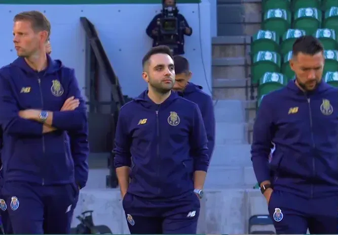 Farioli perde elemento da equipa técnica