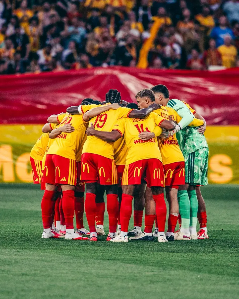 Ivanovic marca na vitória do Lens 
