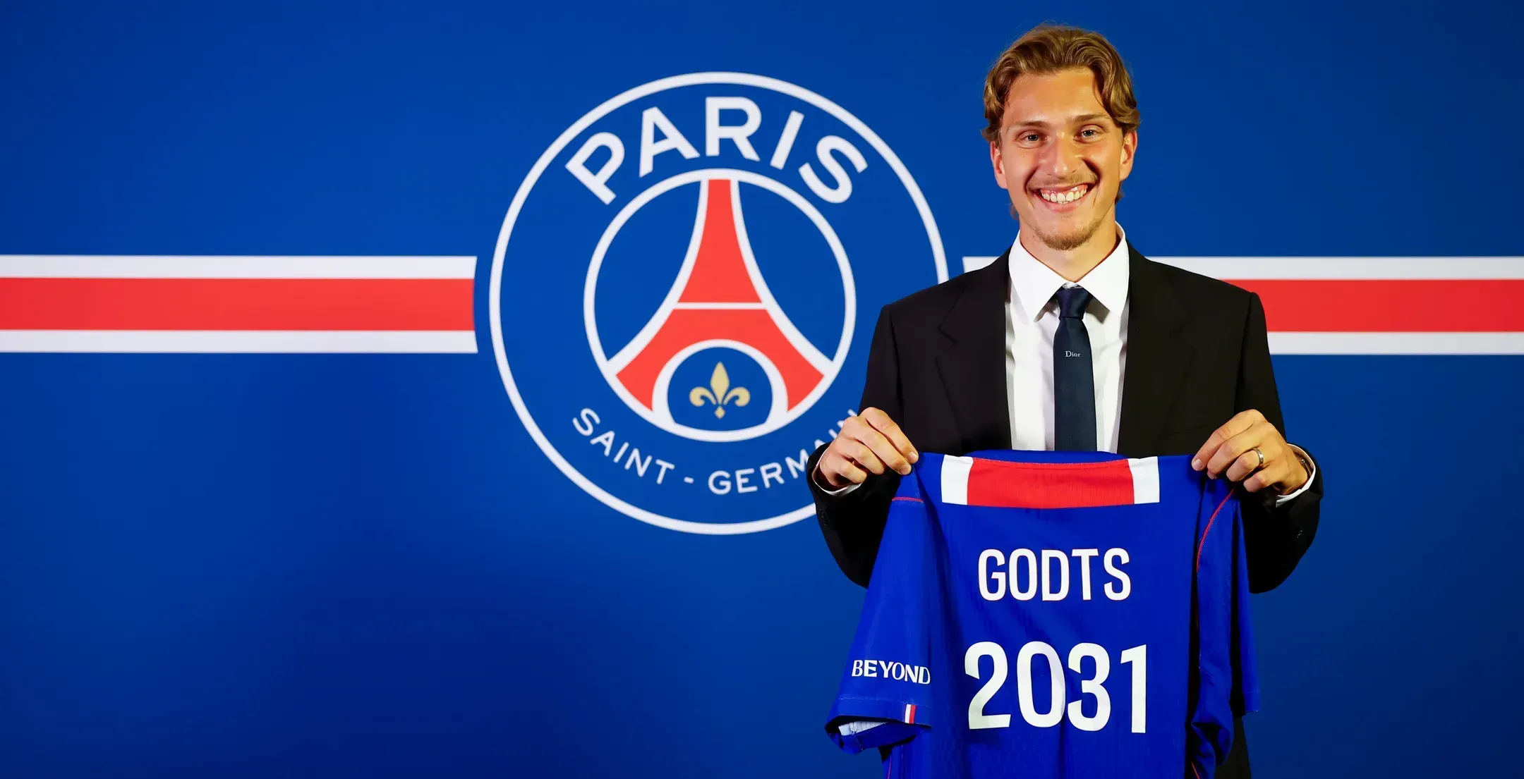 Oficial: Godts é reforço do PSG