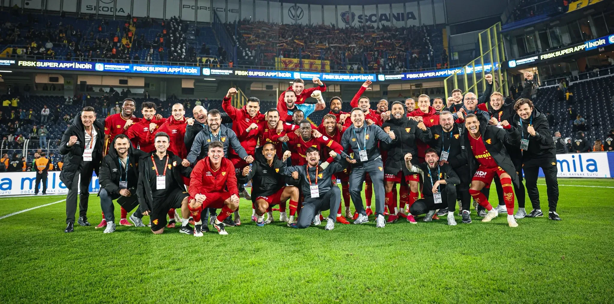 Fenerbahçe cada vez mais longe do título