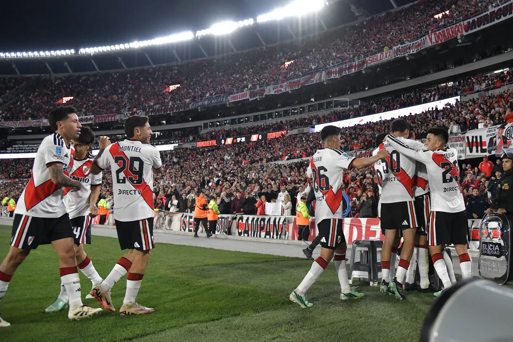 Lautaro Rivero garante triunfo ao River Plate