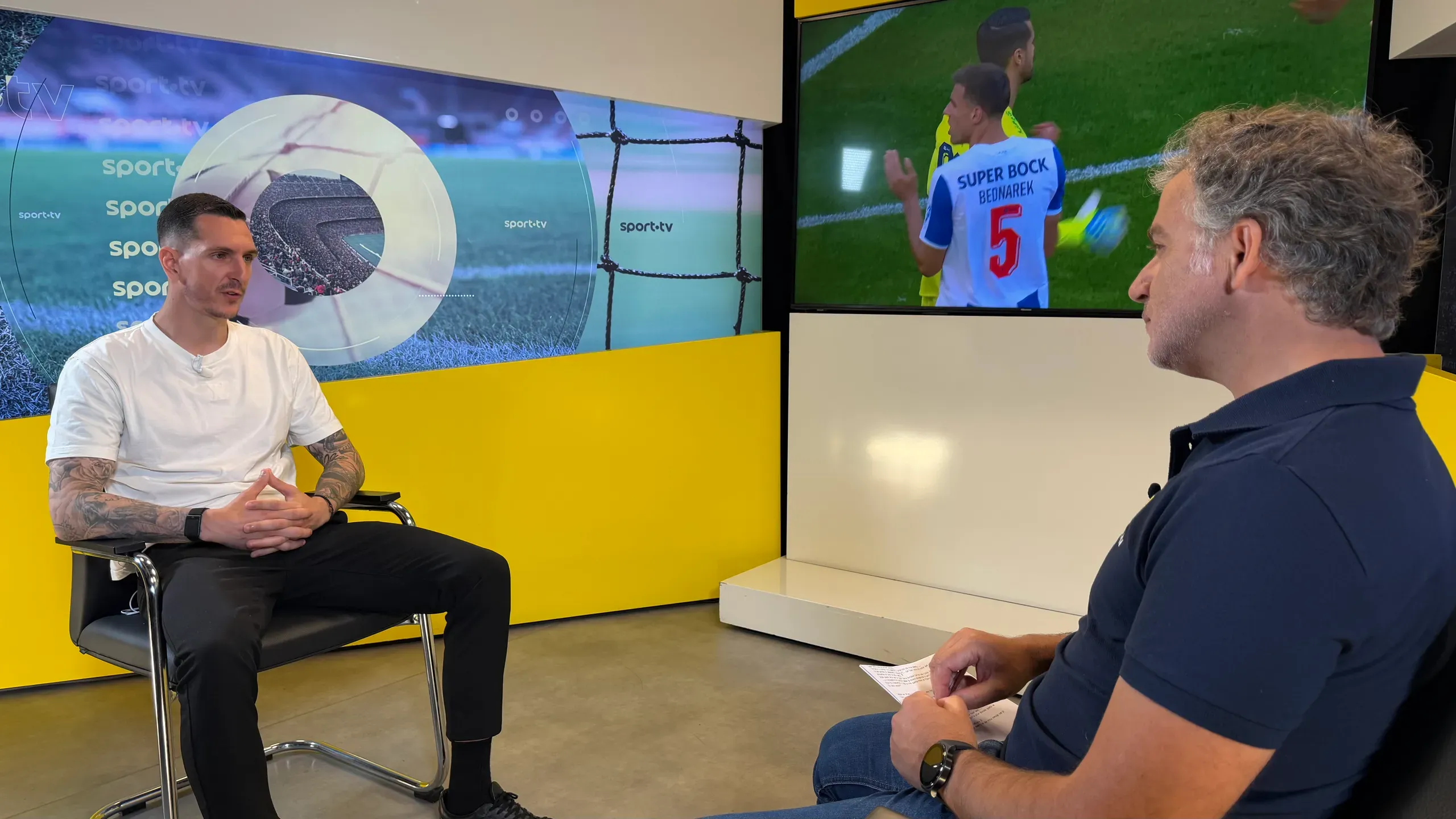 Entrevista a João Costa esta terça-feira