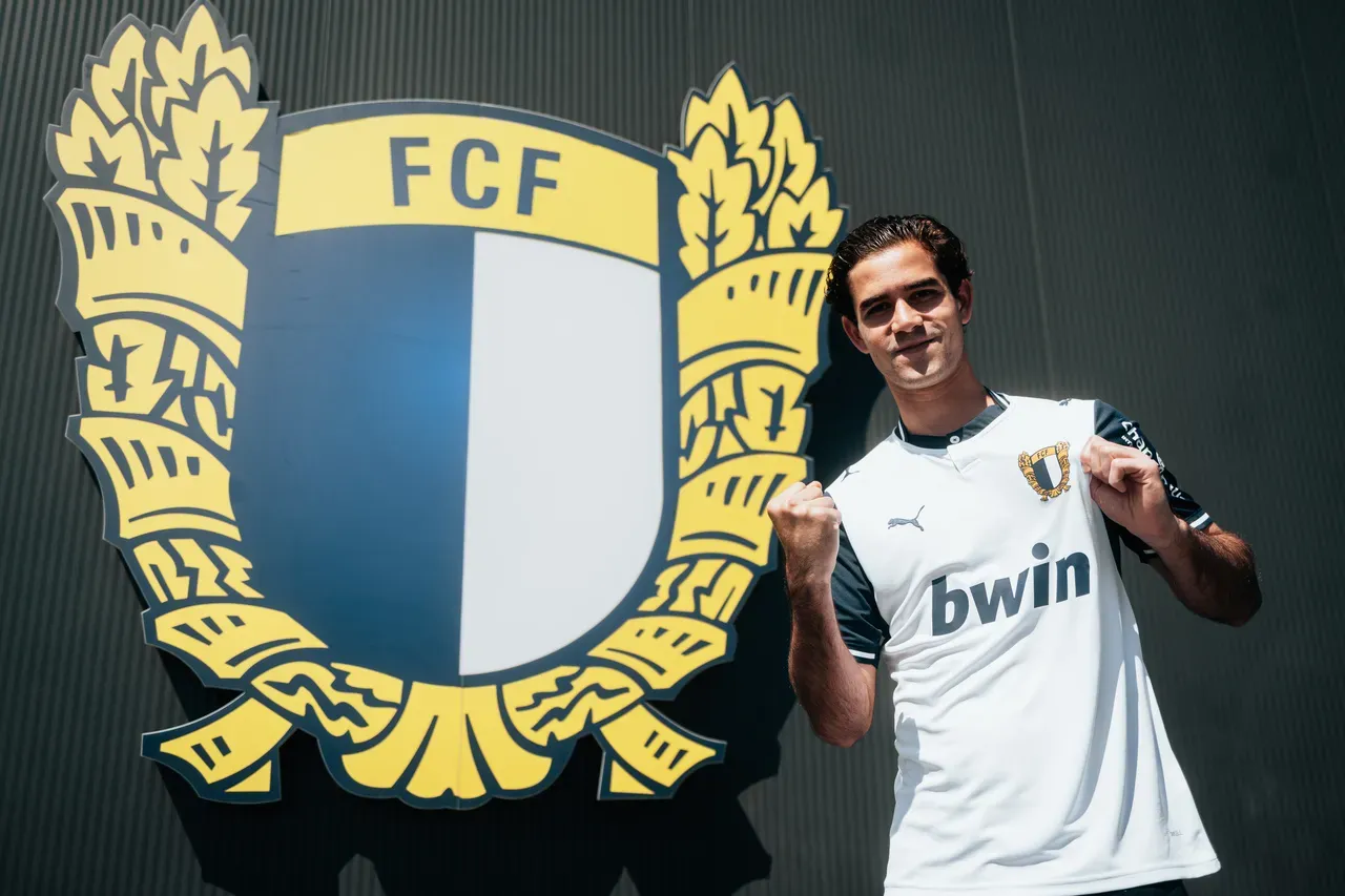 Oficial: Patricio Salas é reforço do Famalicão