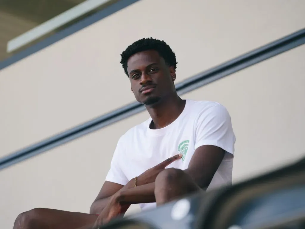 Oficial: Marítimo reforça defesa com Nathanael Ogbeta