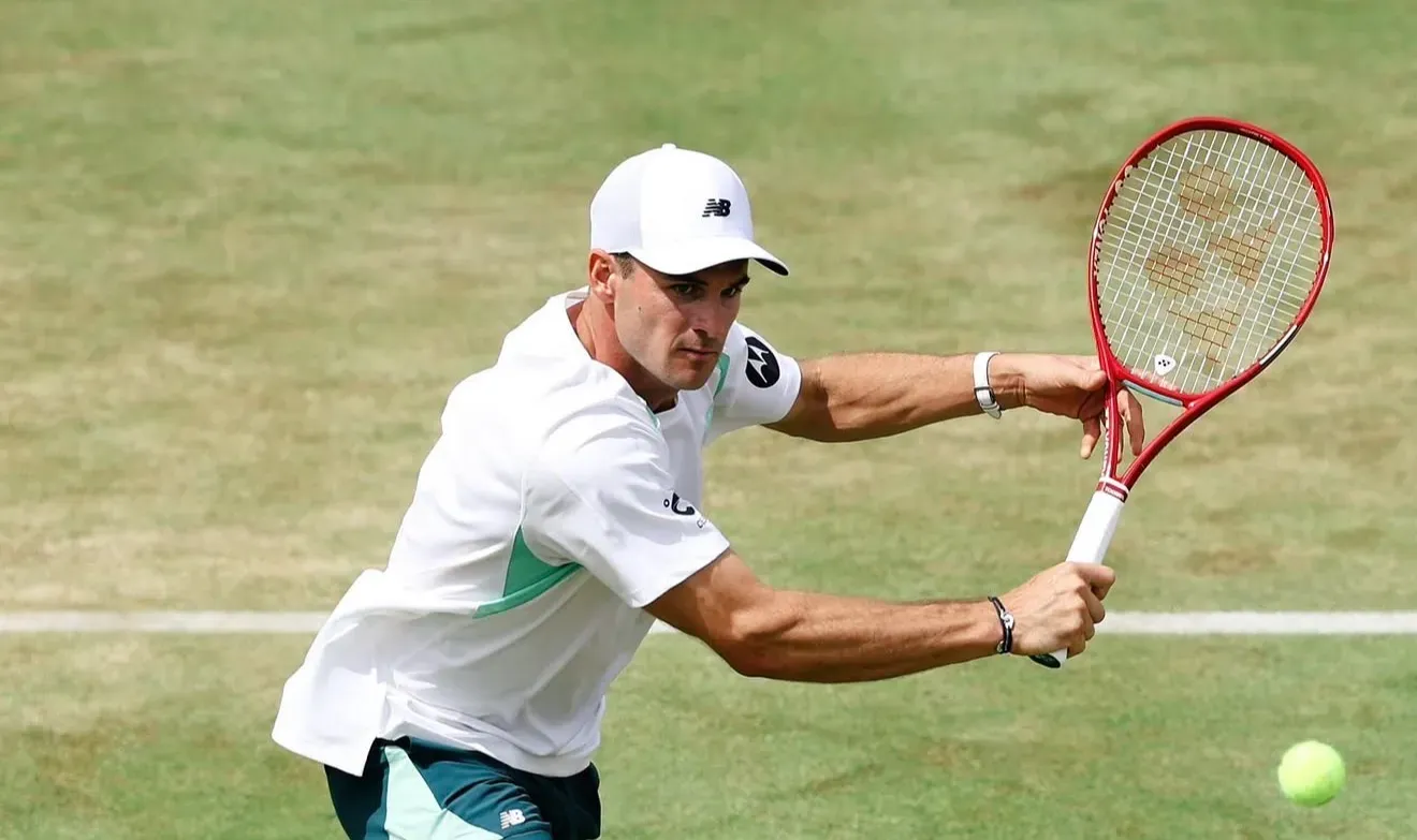 Tommy Paul segue para a terceira ronda de Wimbledon