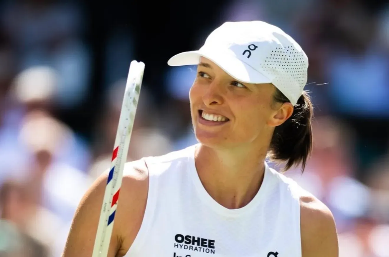 Swiatek segue para a terceira ronda e mantém defesa do título em Wimbledon