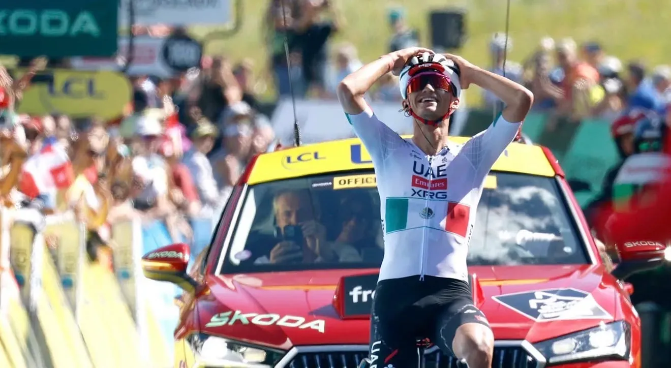 Del Toro vence 2.ª etapa do Tour após gesto de Pogacar
