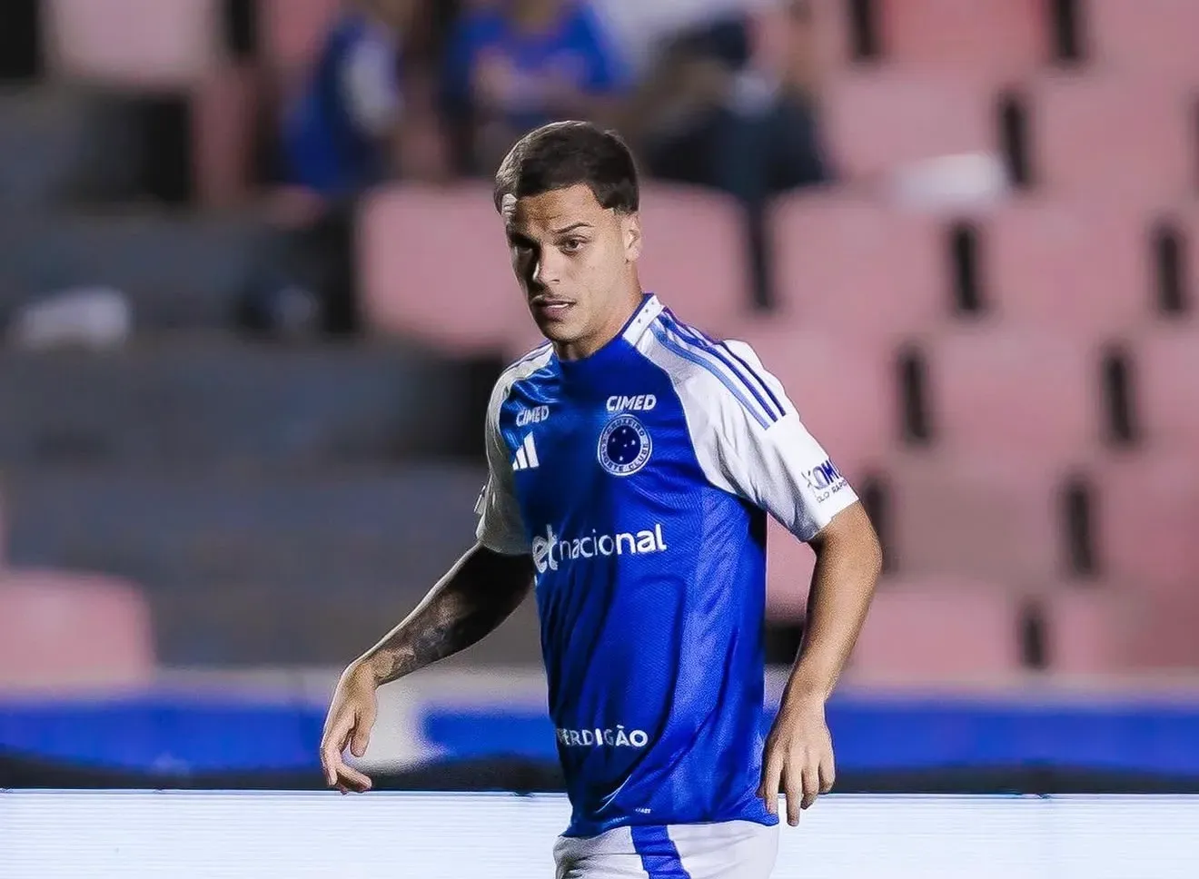Oficial: Vitinho reforça o Santa Clara