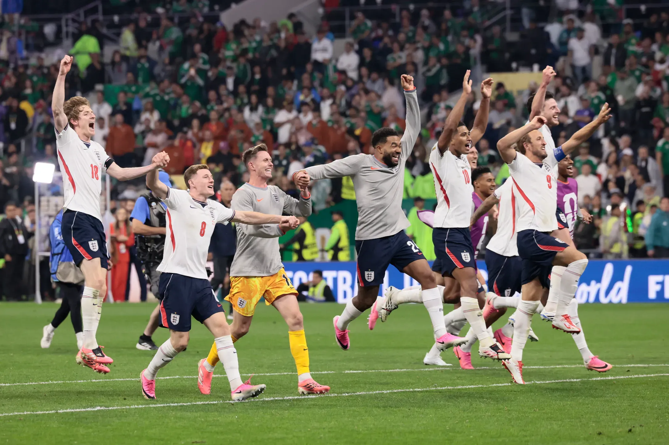 Inglaterra acaba com sonho mexicano do Mundial 