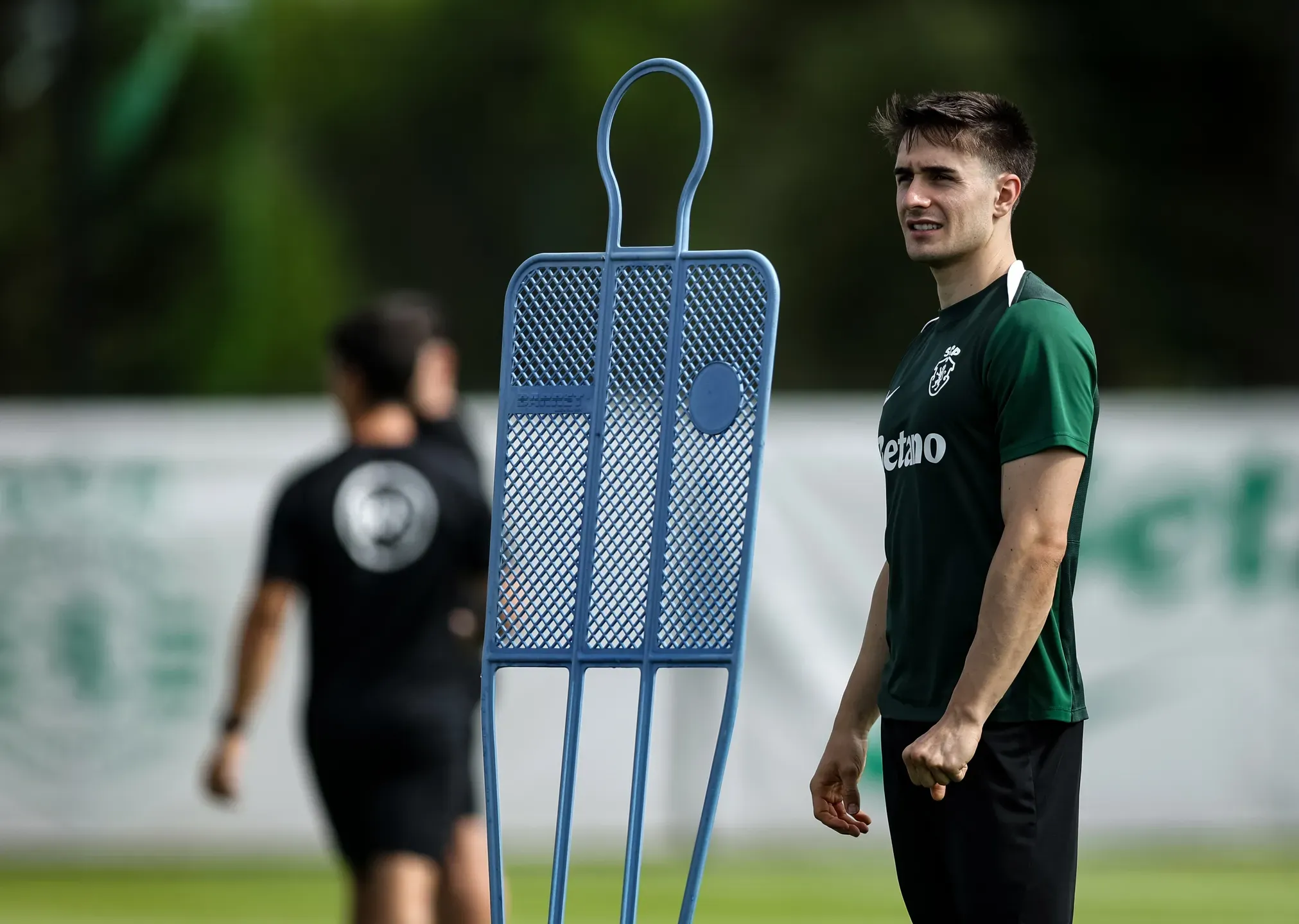 Sporting perto de renovar com Fresneda