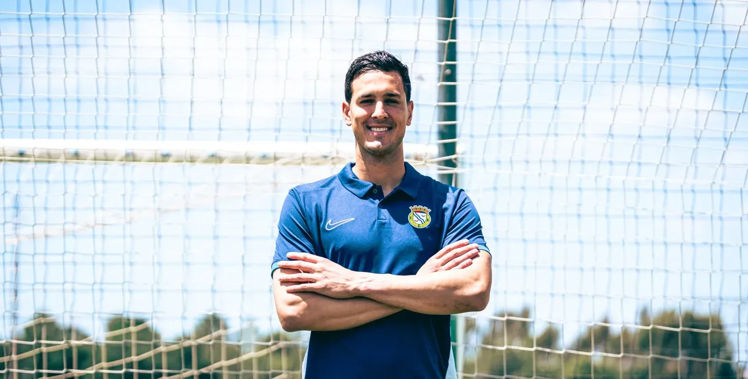 Oficial: Jhonatan regressa a Portugal