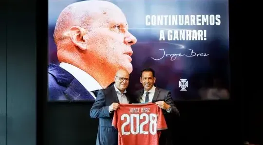 Oficial: Portugal renova com selecionador