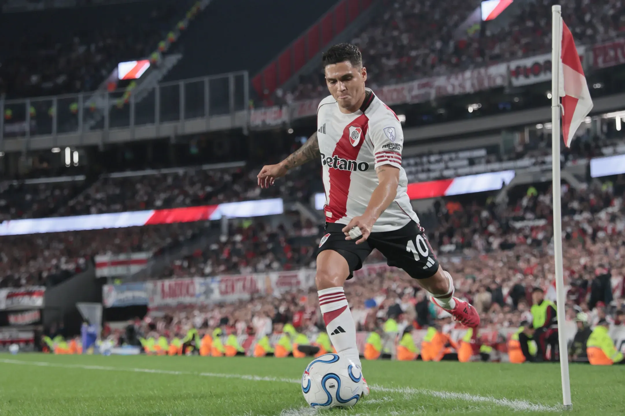Oficial: Ex-FC Porto que esteve no Mundial sem clube