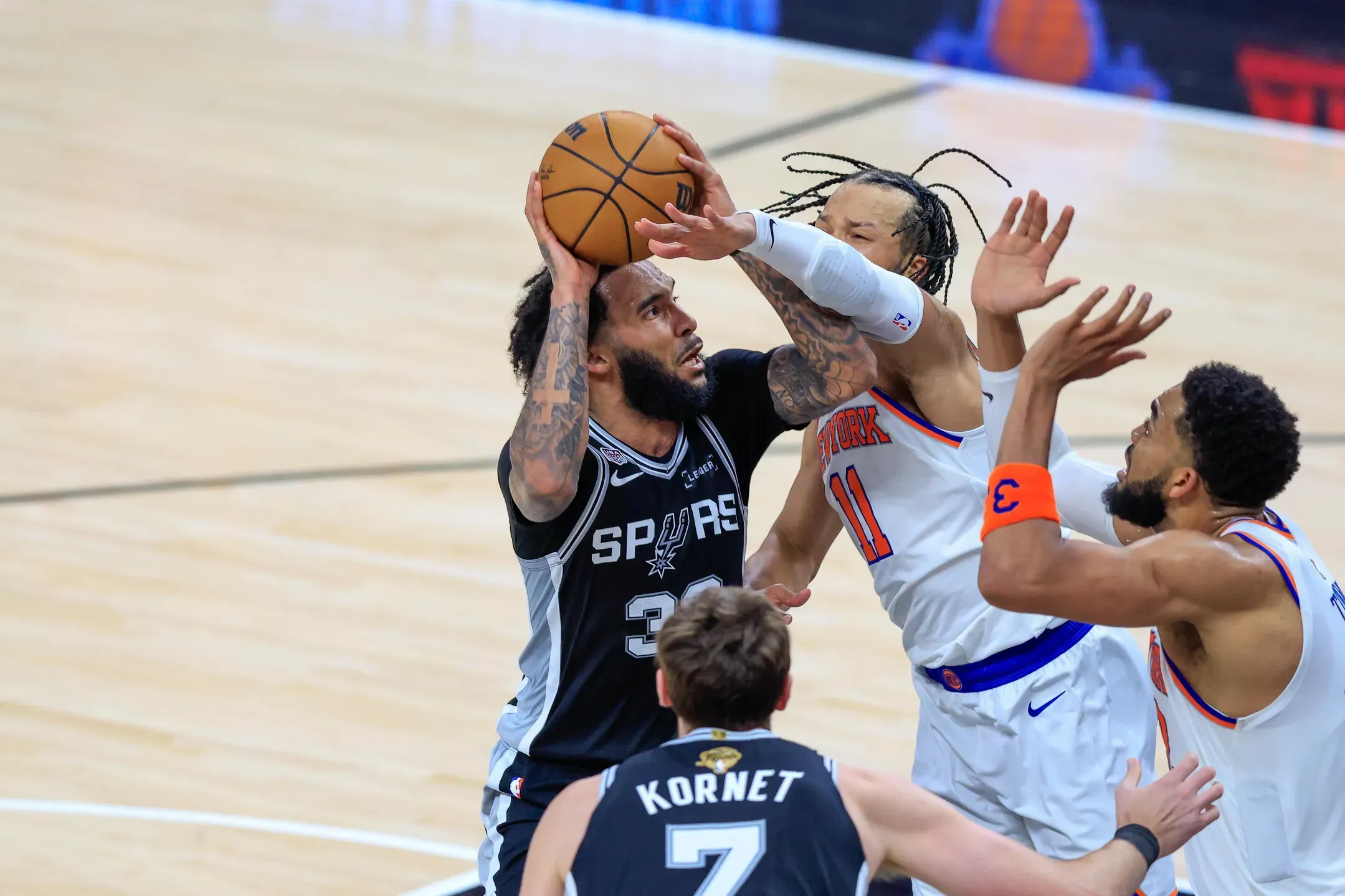 Knicks partem em vantagem nas finais da NBA