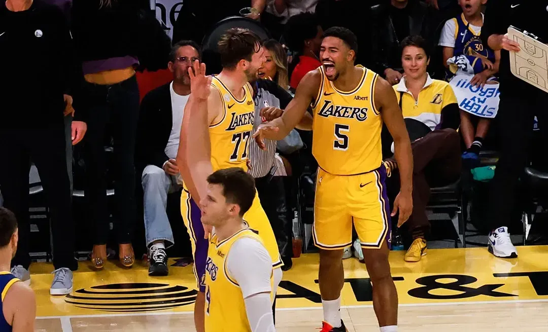 Doncic bate Curry no fecho da primeira jornada