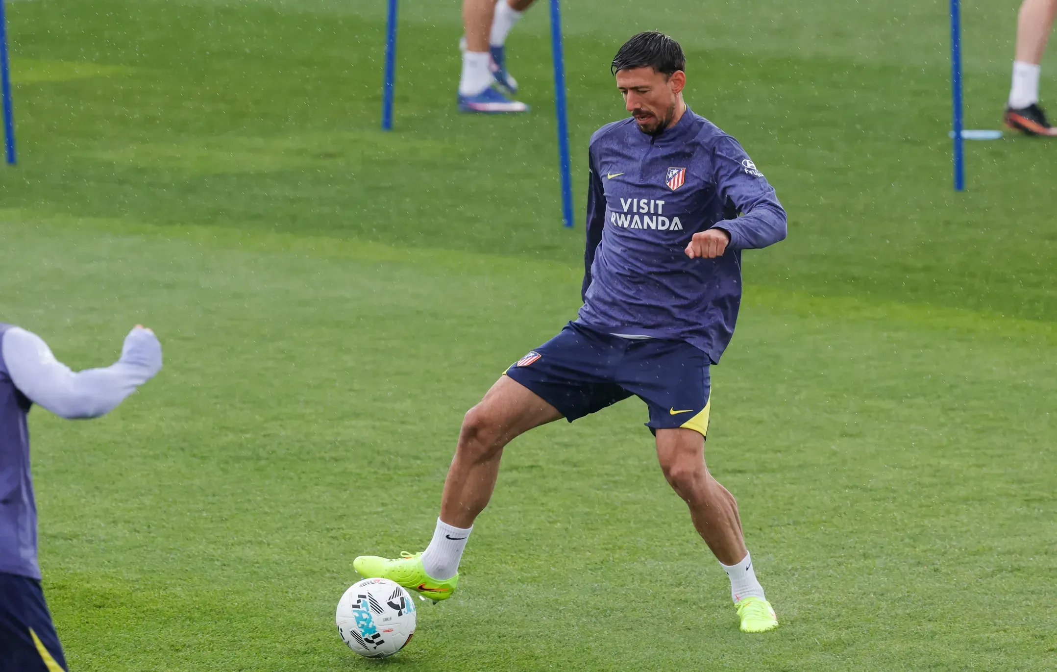 Lenglet é o "central experiente" de Rui Costa