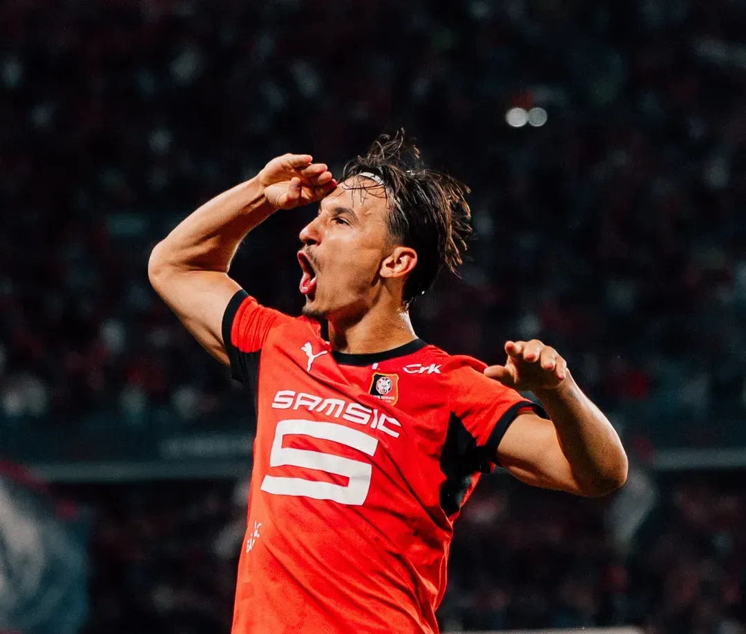 Bis de Lepaul dá vitória do Rennes
