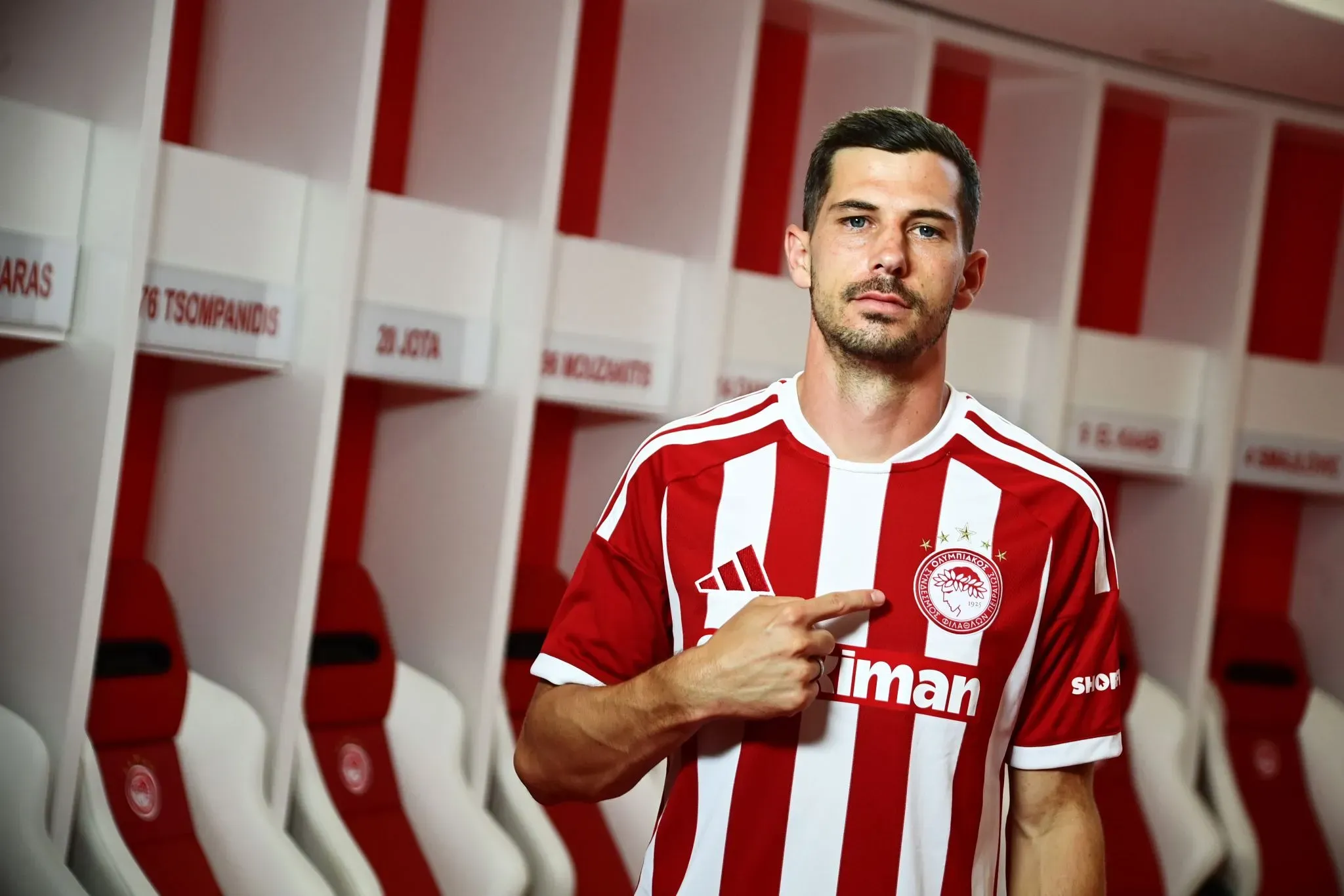 Olympiacos afasta-se de Daniel Bragança