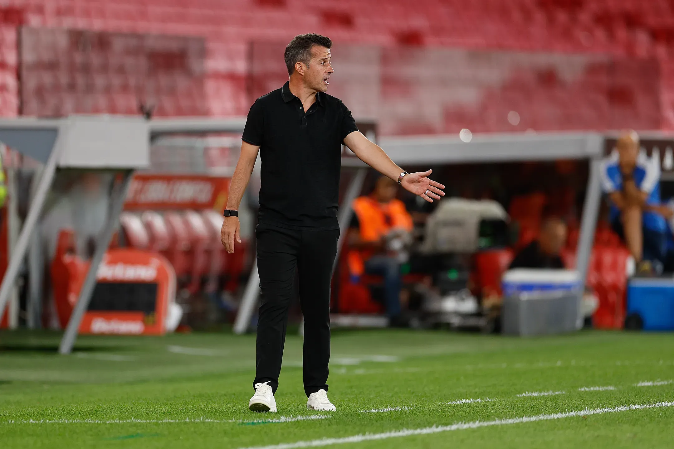 Marco Silva: "Fizemos o planeado num campo horrível"