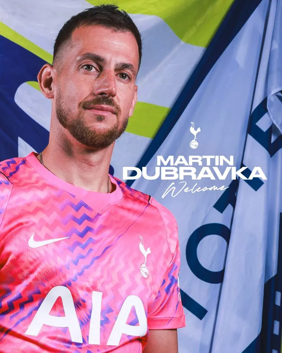 Oficial: Martin Dúbravka reforça a baliza do Tottenham