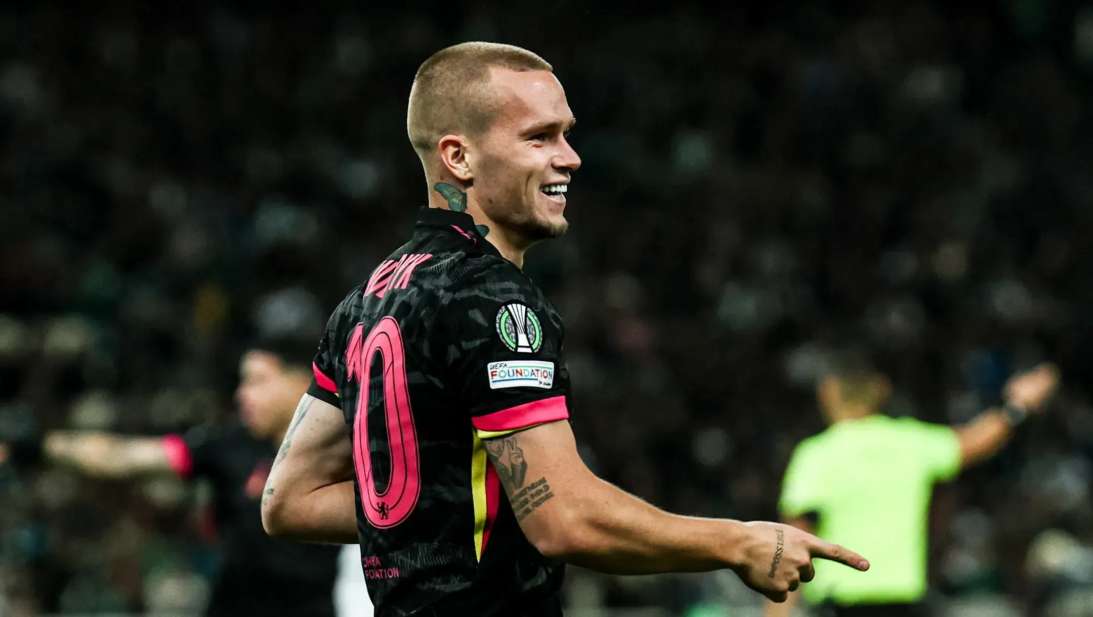 Oficial: Chelsea anuncia regresso de Mudryk 