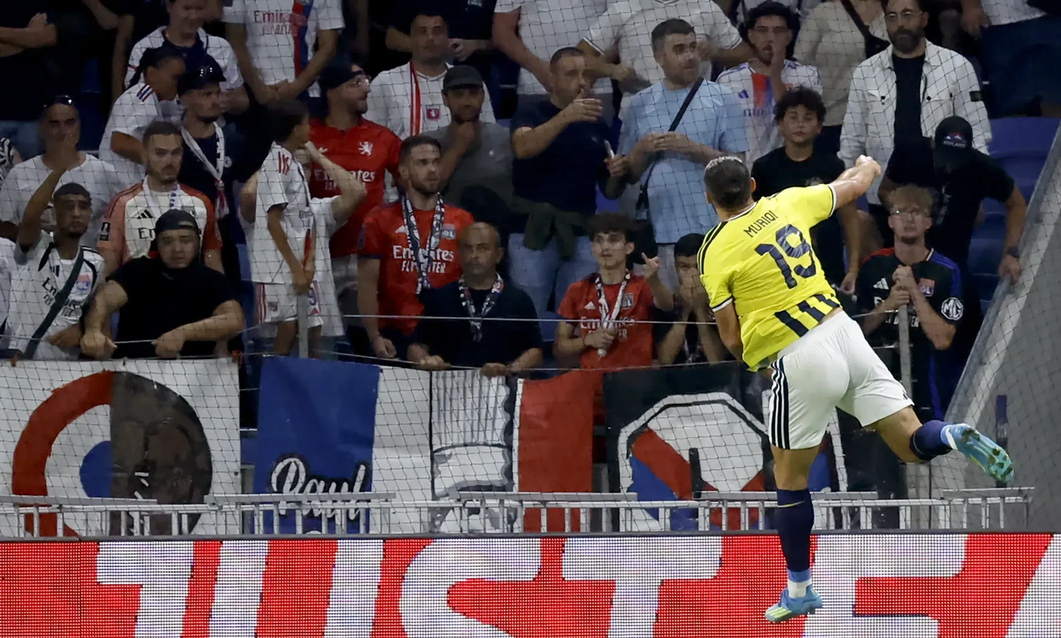 Fenerbahçe regressa às vitórias e esmaga Eyupspor