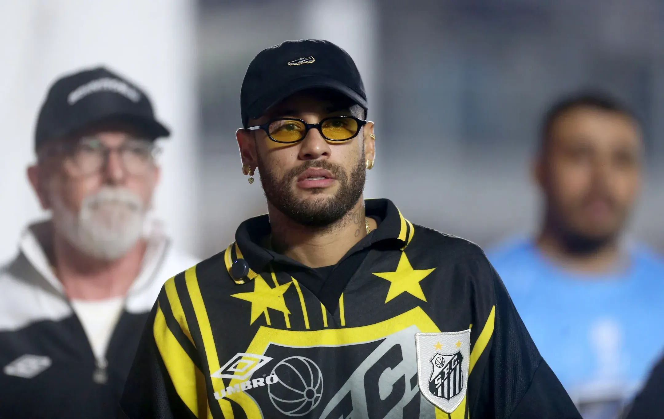 Neymar é expulso e perde a cabeça