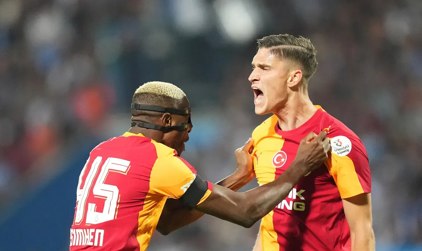 Galatasaray estreia-se a vencer no campeonato