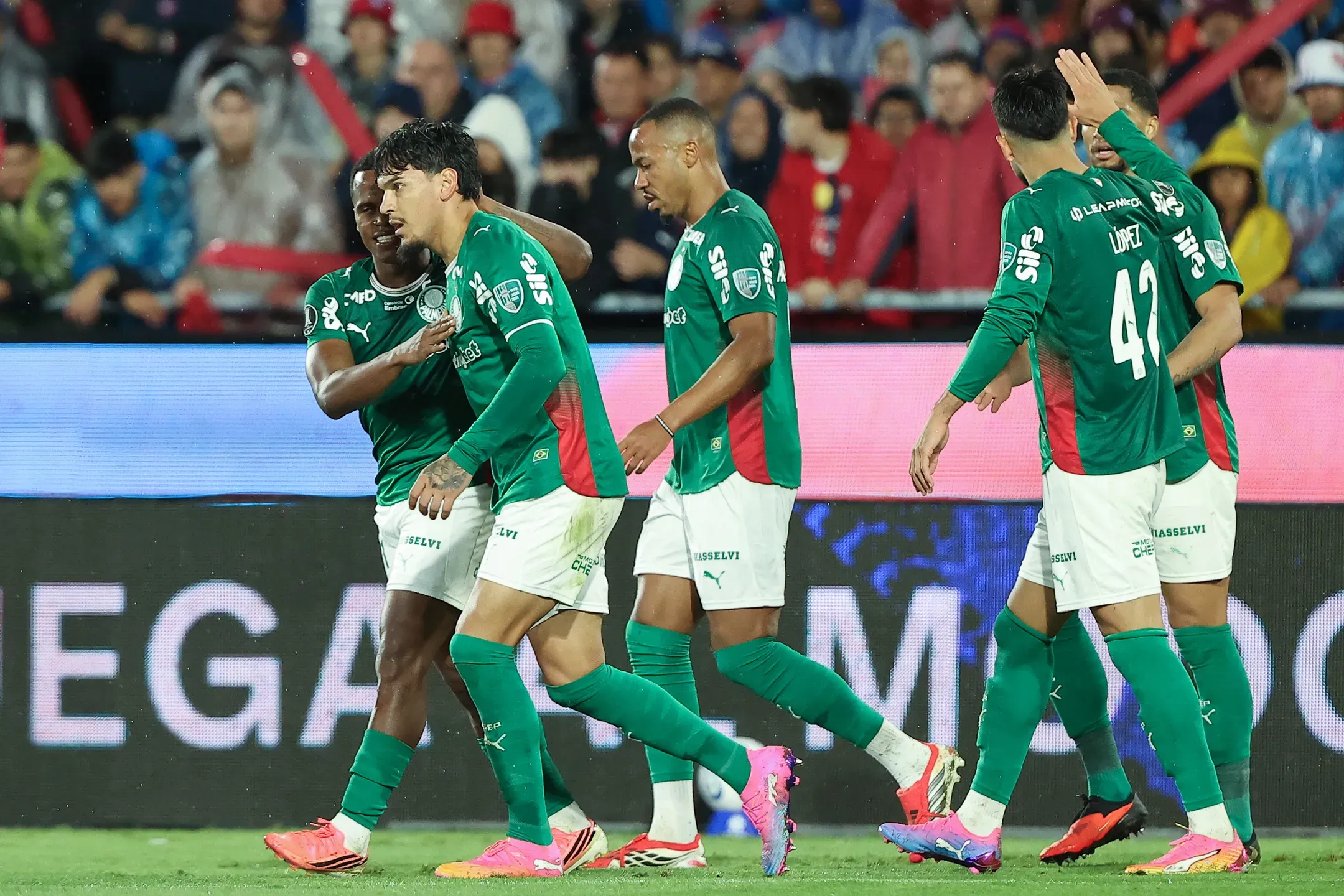 Abel Ferreira segue em frente na Libertadores