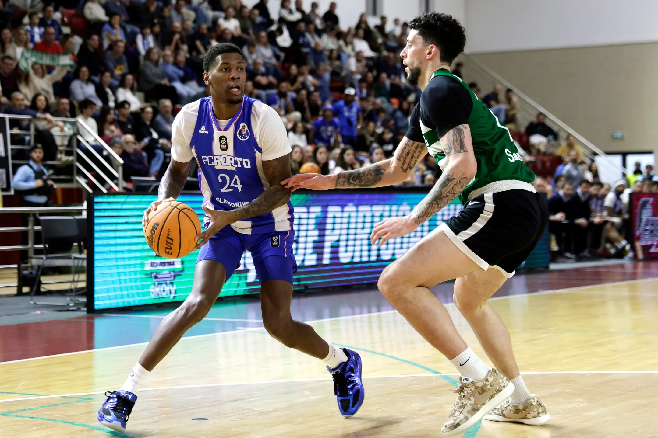 Porto segue para final do playoff de basquetebol com o Benfica