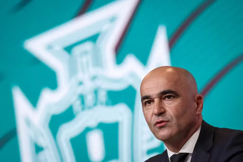 FPF oficializa saída de Roberto Martínez