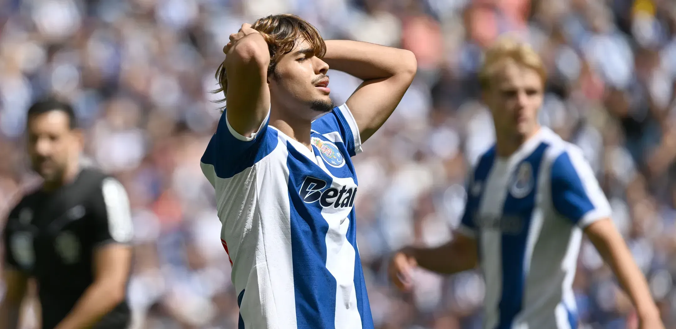 Rodrigo Mora já tem hora de chegada a Roma
