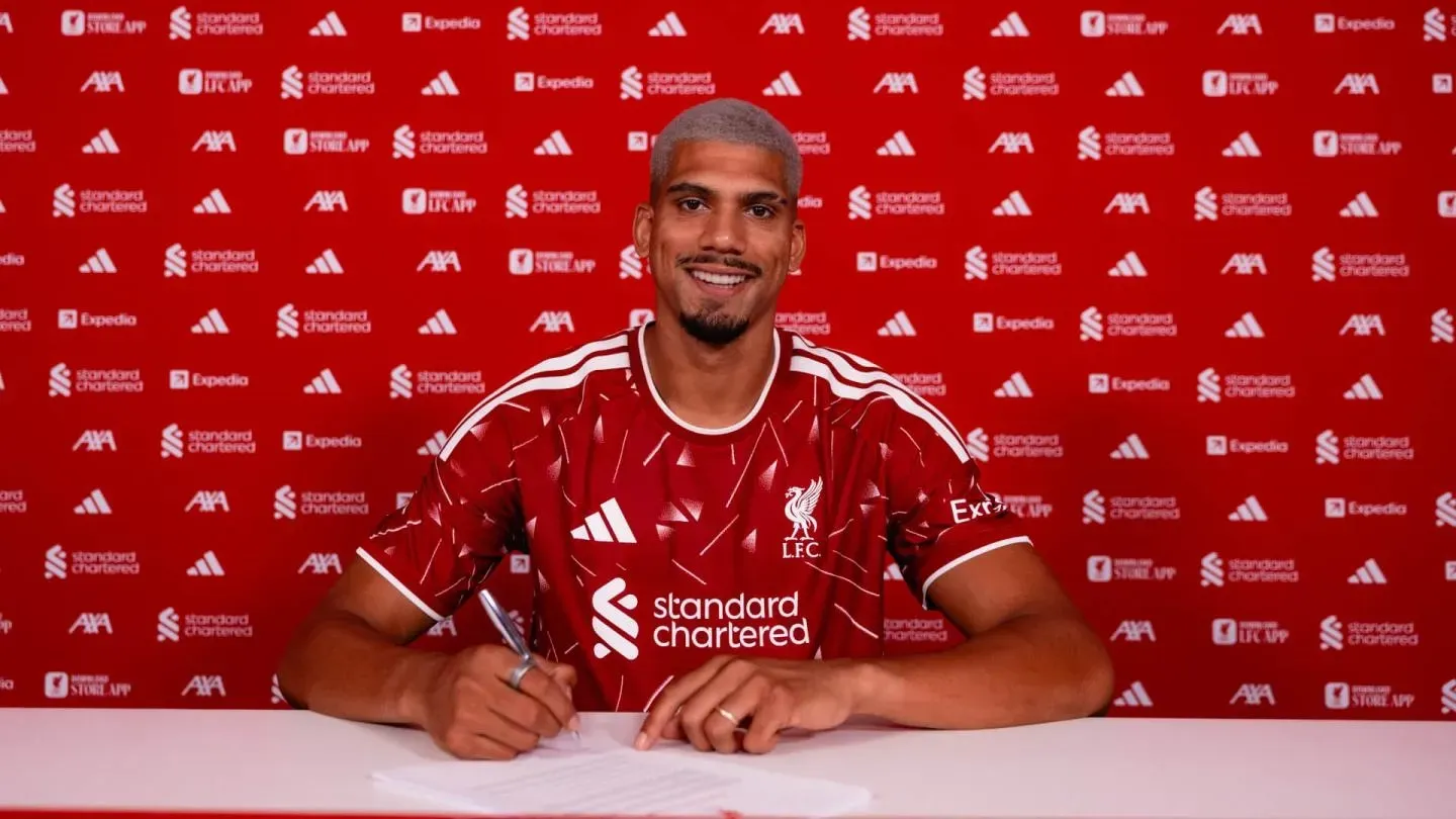 Oficial: Liverpool garante capitão do Barcelona