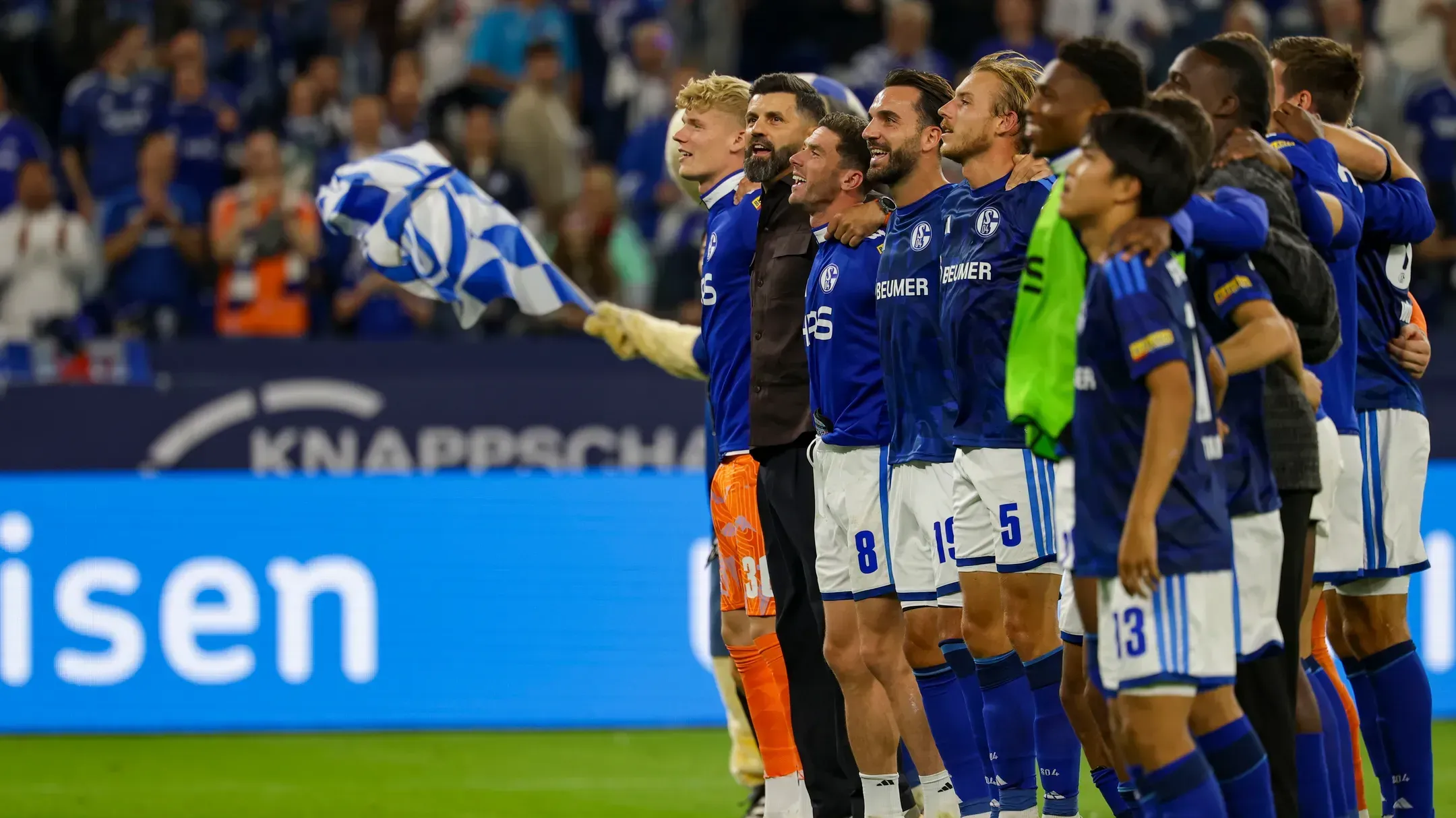 Bayern empata antes de estreia na 'Champions'