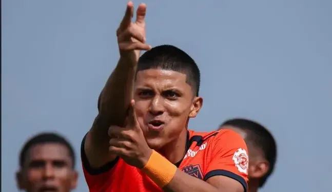 Sporting vai ao Perú buscar jogador