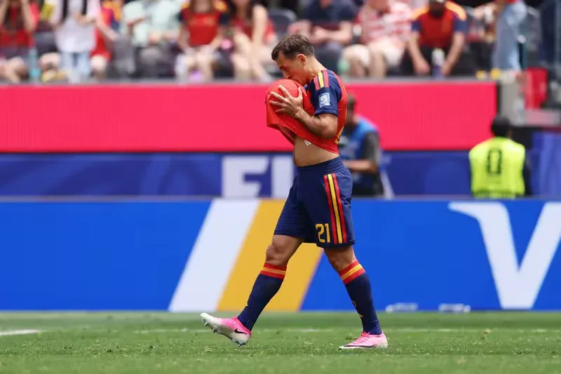 Espanha segue para os oitavos em tarde tranquila