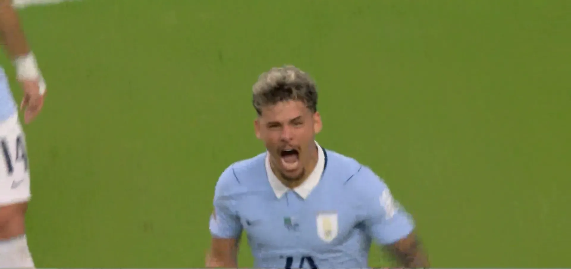 Maxi Araújo salva o Uruguai no empate com a Arábia Saudita (1-1)