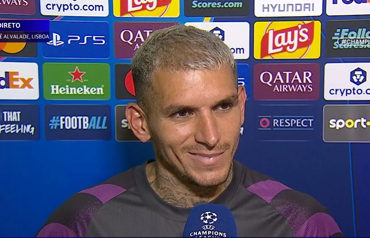 Torreira só teve sorriso para os amigos uruguaios do Sporting