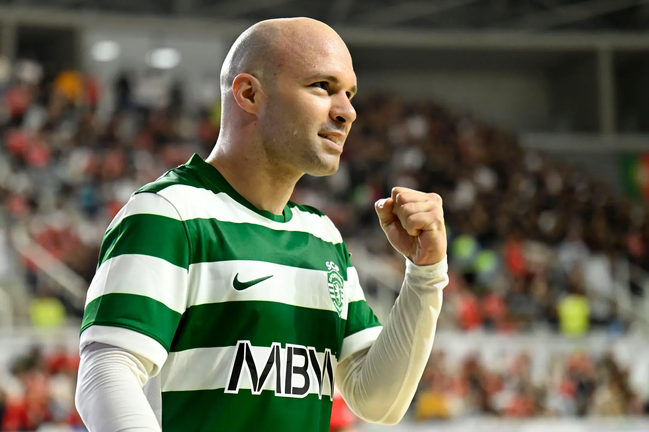Sporting despede-se de Taynan  