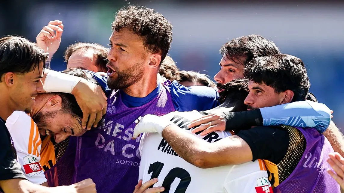 Lourosa vence em Coimbra e assume a liderança