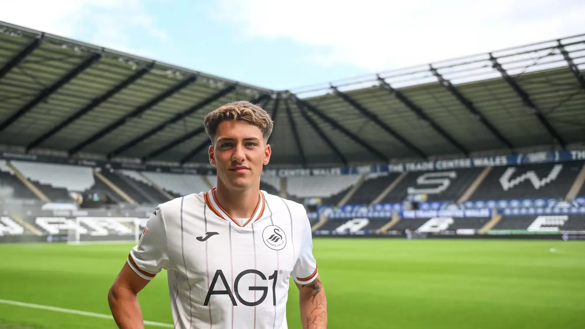 Oficial: Benfica empresta Tiago Parente ao Swansea City 