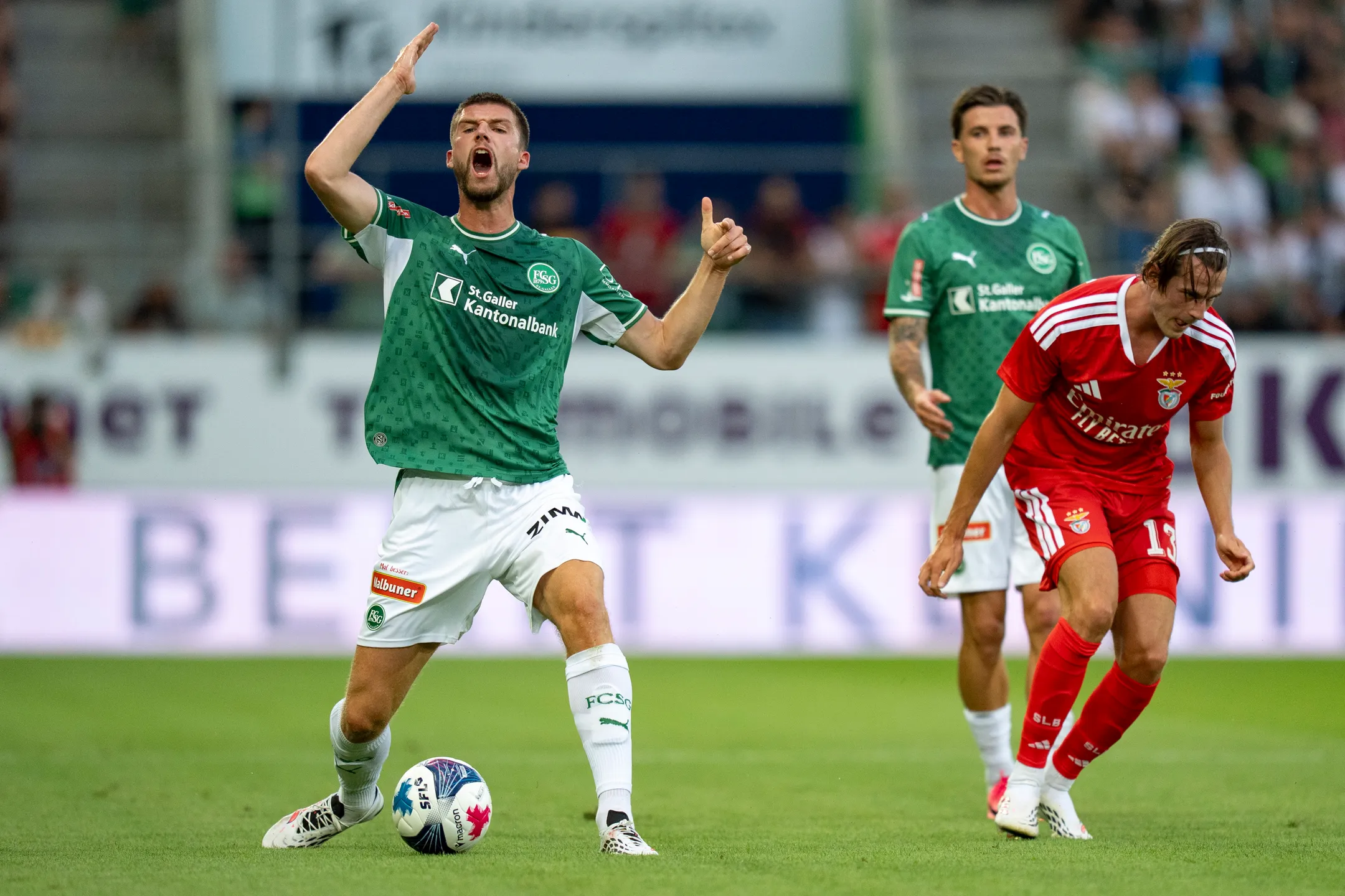 Benfica volta a estar em desvantagem (2-1)!