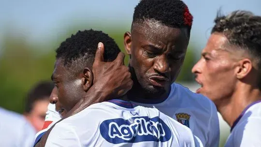 Torreense derrota Benfica B e soma primeira vitória 