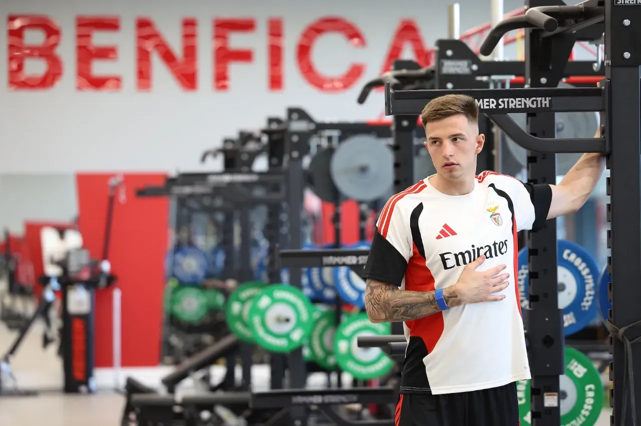Benfica em contrarrelógio para entradas e saídas 