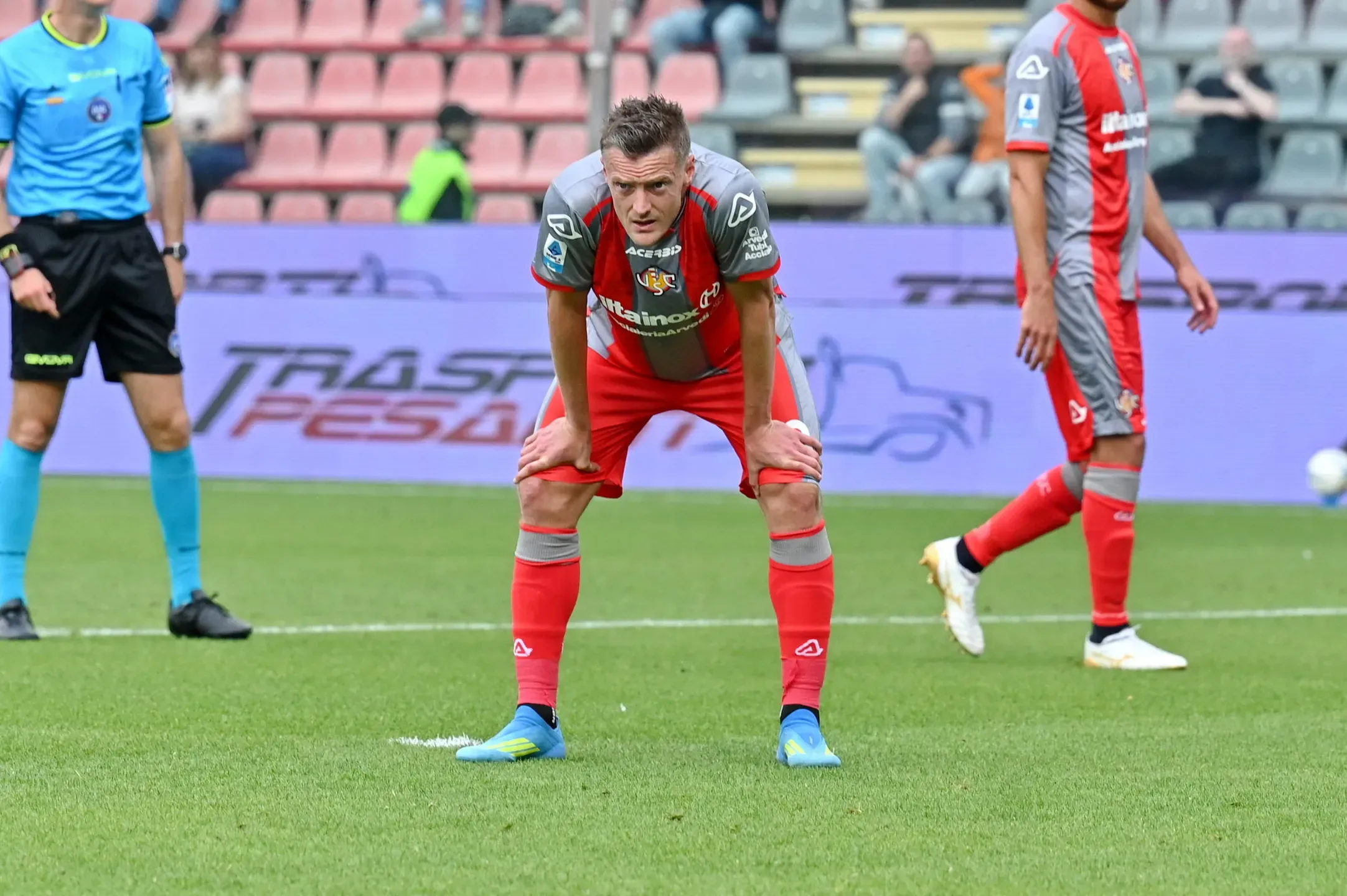 Oficial: Vardy regressa a Inglaterra