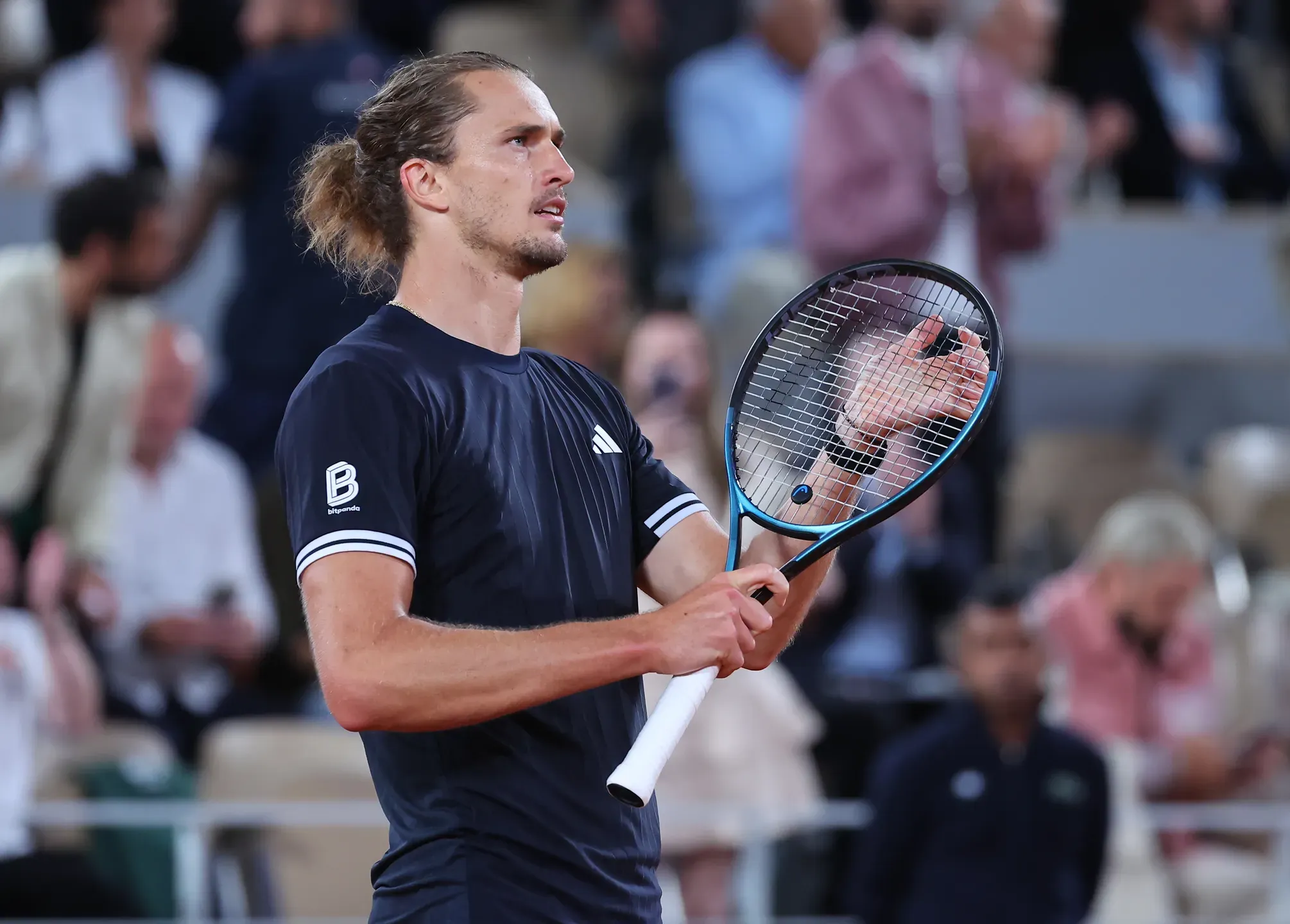 Alexander Zverev nos 'quartos' de Halle