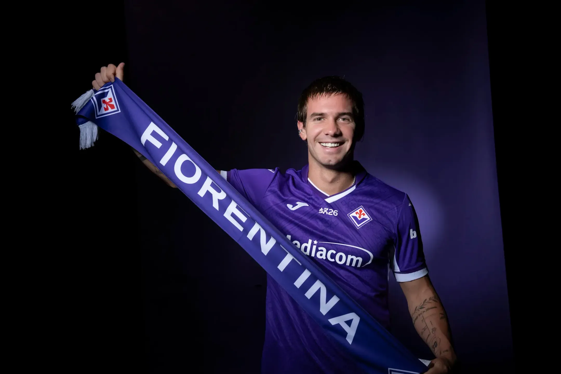 Oficial: Mastantuono é apresentado na Fiorentina